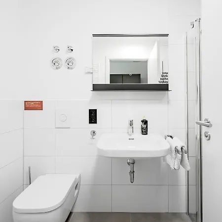 Limehome Wilhelmstr מצינגן